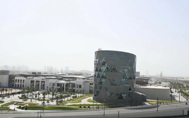Contemporary 1BR Sleeps4 Balcony Pool Gym Dxbhills
