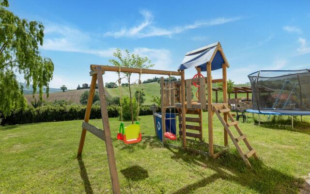 Rural apartment in Matelica with shared pool