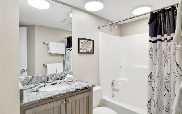 Windward Pointe 1002