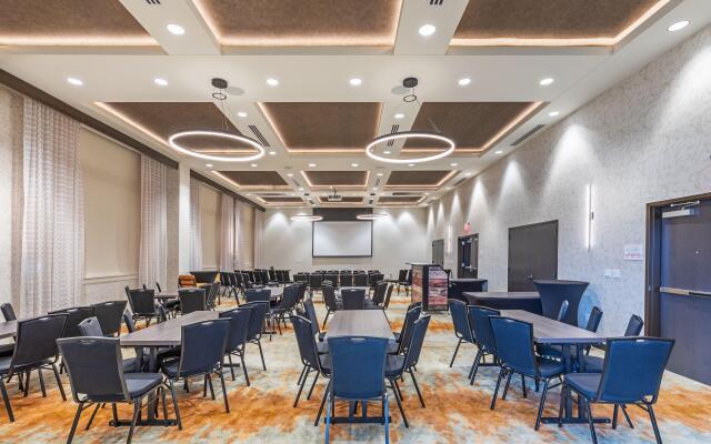 Hotel Indigo Tulsa DWTN-Entertainment Area by IHG