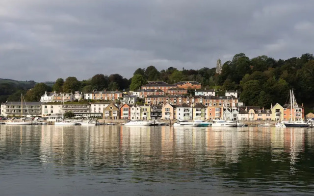 The Masts 37 Dart Marina