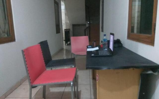 OYO Life 90035 Merci Club