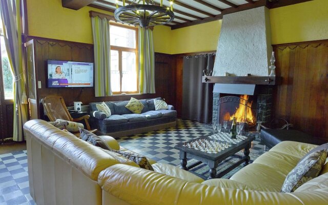 Spacious Holiday Home with Private Garden in Houyet