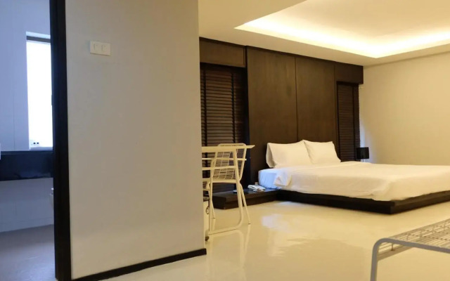 S2 Hotel