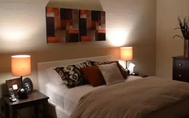 Two-Bedroom Scottsdale Townhome with Heated Pool
