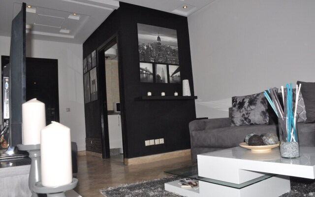 Val Fleuri Apartment With Balcony, Casablanca