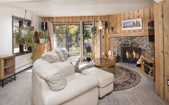 West Vail Riverfront Lodging, Colorado