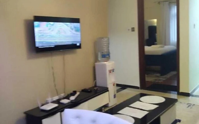 Stay.Plus Hurlingham Business Apartment