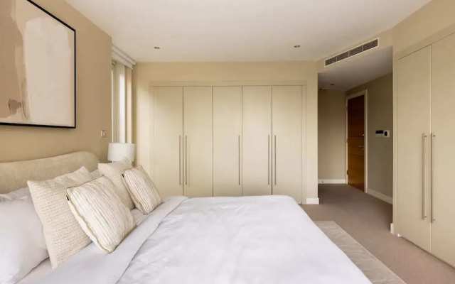 The Riverside Residence - 3bdr Flat With Balcony