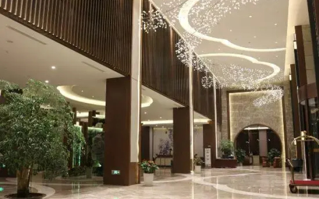 Inzone Garland Hotel