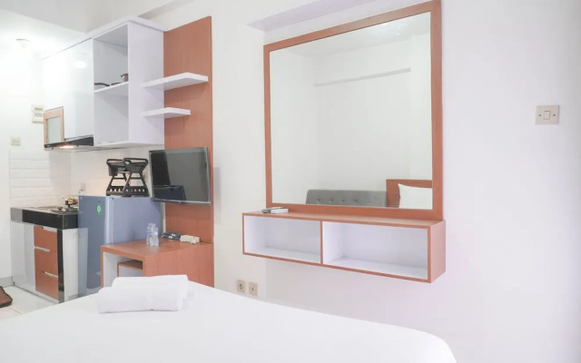 Comfort Studio At Sky View Apartment