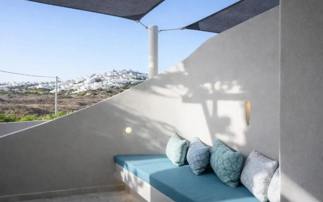 Hotiday Santorini Mesaria