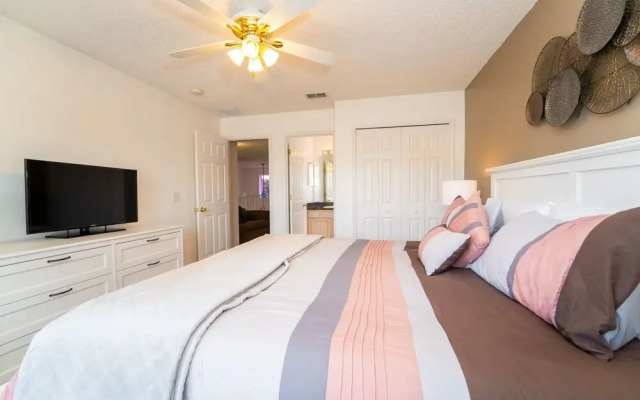 87631 Games Room+2-masters+hottub+water View!