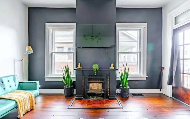 Prime Location Clean Top Rated Free Parking