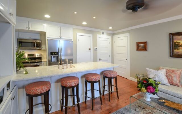 Gentry Hotel by RedAwning