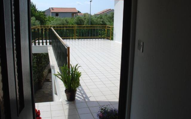 Apartments and Rooms Mirjana