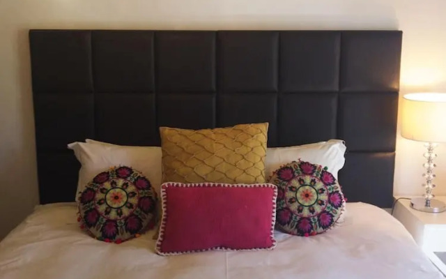 The Hedge Guesthouse