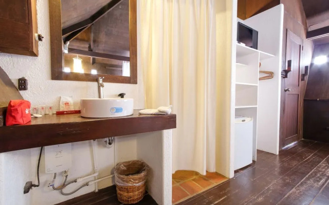 ZEN Rooms Pito Huts Station 3