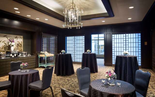 The Logan Philadelphia, Curio Collection by Hilton