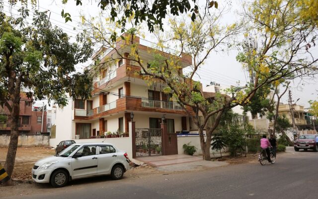 OYO 14445 Cyber Inn