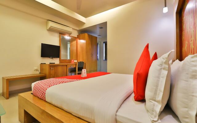 OYO 13372 Hotel Laksh Residency