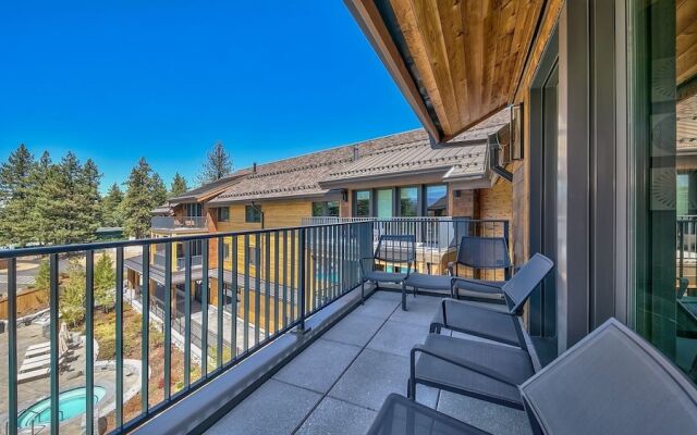 Luxury Residence - Gondola across the Street 2 Bedroom Condo by RedAwning