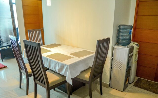 Spacious Hampton's Park Apartment with Working Space