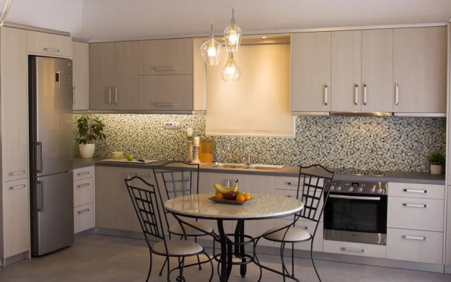 Pithos Apartments