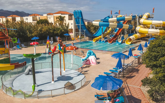 Chrispy Waterpark Resort 