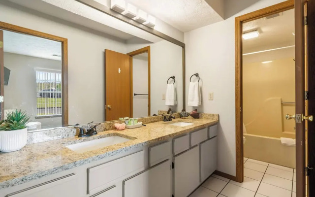 Pond View Serenity For 6!