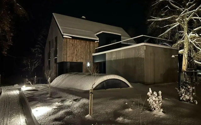 Spacious Villa With Good Ambience