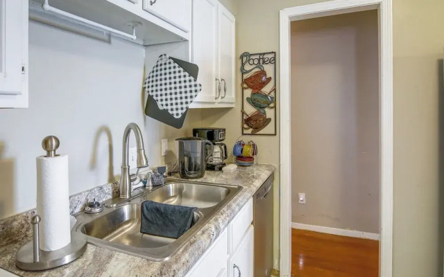 Cozy Memphis Vacation Rental Near Beale Street!