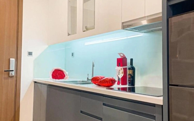 Canh Apartment in Vinhomes Green Bay