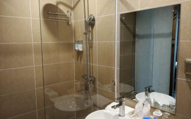 Hecheng Garden Hotel – Bathroom – Guigang