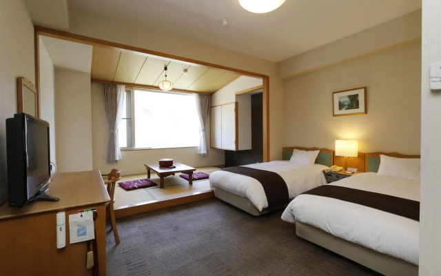 Yuyado Kuttari Onsen Lake Inn