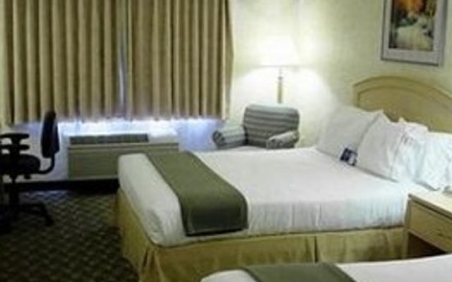 Holiday Inn Express & Suites North las Vegas