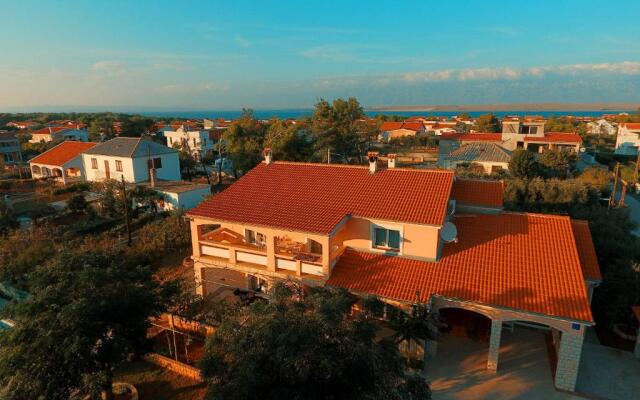 Apartments Nikaia