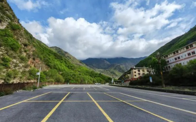 Jiuzhaigou Xiangzaxi Inn