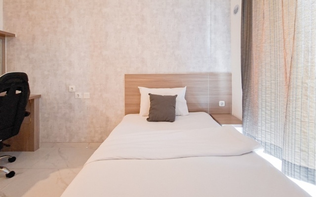 Modern Earth Tone Minimalist Studio At Sky House Bsd Apartment – Guest Rooms – Legok