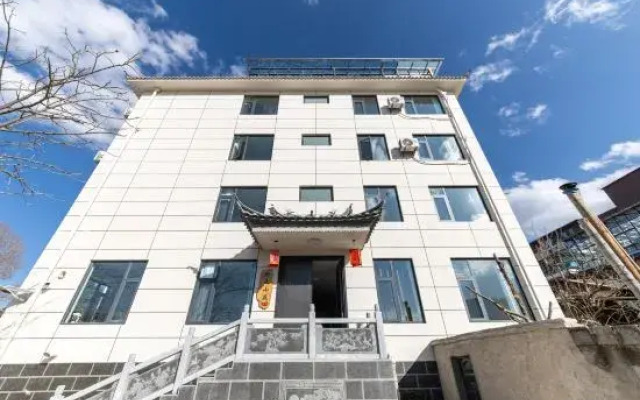 Xinhe Xiaoyuan Homestay (Lijiang High speed Railway Station)