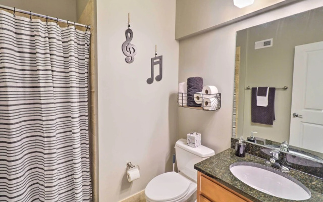 St Louis Apartment: Walk to Eating & Entertainment