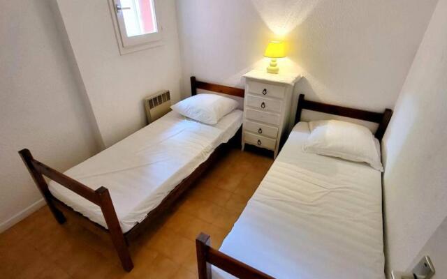 Appartement Six-Fours-les-Plages, 3 pièces, 5 personnes - FR-1-316-104