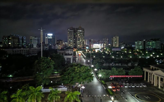Ji Hotel Guangzhou Huadu Square Metro Station
