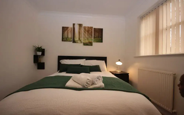 HU1 Marina Hub (sleeps 4)