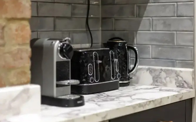 Beautiful 3 Bed House - Habita Property