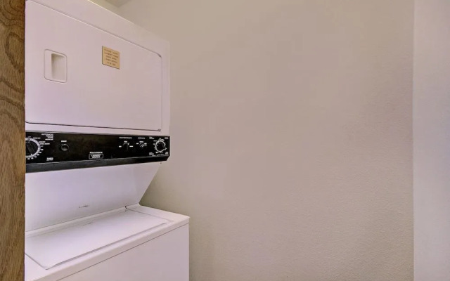 River Mtn Lodge E215D