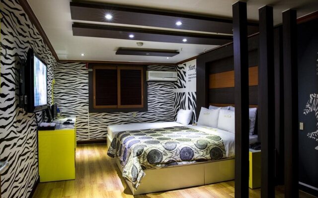 Theme Motel