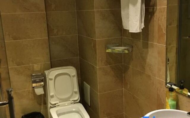 Wan Hong Business Hotel