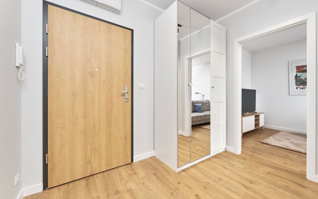 Home Office Flat Miedziana by Renters
