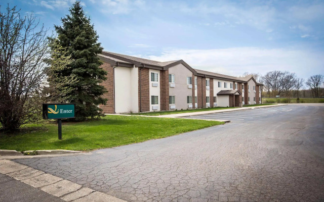 Quality Inn Chesterton near Indiana Dunes National Park I-94